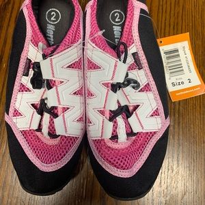 Girls Size 2 Water Shoes BNWT